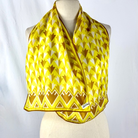 Vintage Vera Scarf Yellow Gold Arrowheads Polyester Japan 14X43in Excellent Gift - Picture 7 of 9